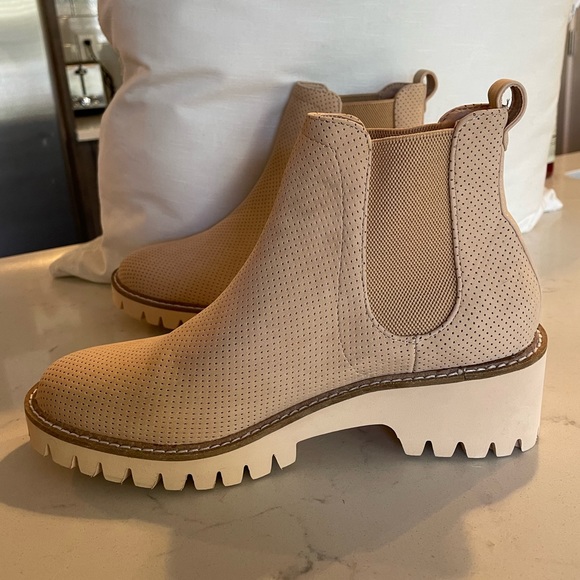 Coconuts by Matisse Shoes - Nude/Tan Chelsea Platform Boots